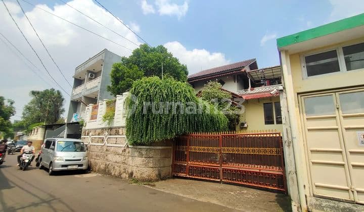 Petukangan - Cash Only Rumah 3 Lt 355 M² di Petukangan Utara