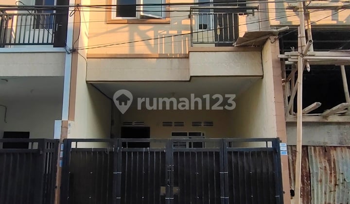 Cash Only Rumah 2 Lantai 49M² di Tanjung Duren