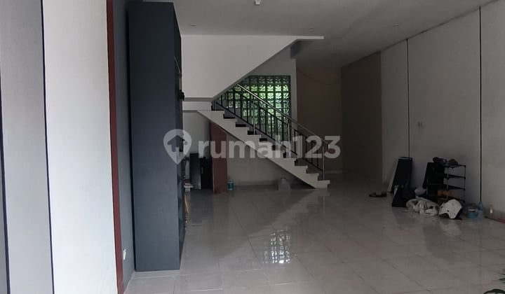 Ruko Bagus Singgasana Pradana, Bandung