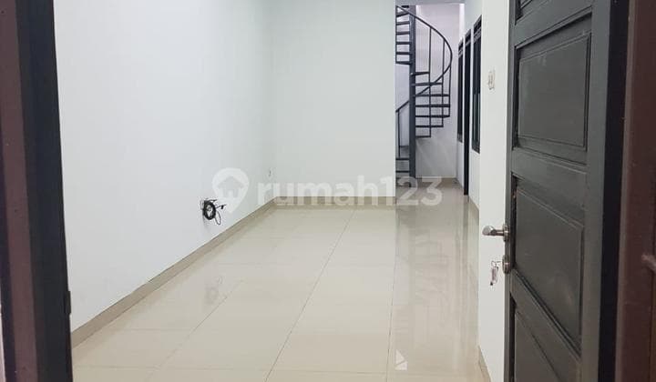 Rumah Minimalis Singgasana Pradana