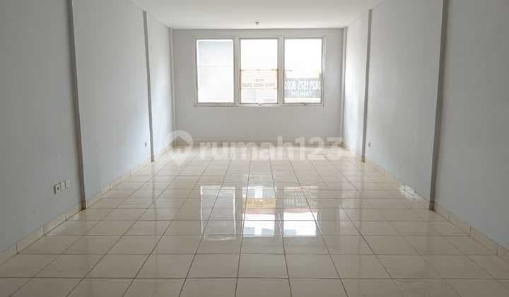 Ruko, 3 Lantai M Square