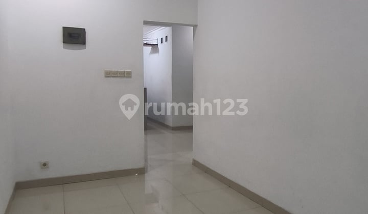 Rumah Bagus Siap Pakai Singgasana, Bandung