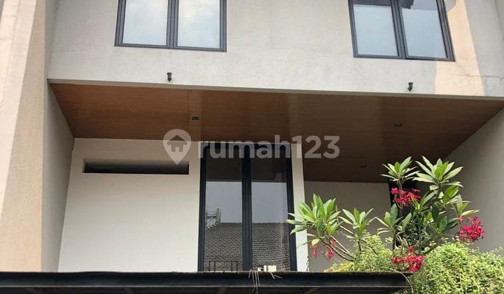 Rumah, 3 Lantai, SHM, Siap Huni di Bangka Townhouse, Kemang