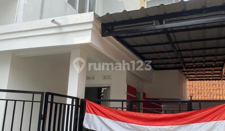 Siap Huni, Rumah, 2 Lantai, SHM, Ada di Lingkungan Islami