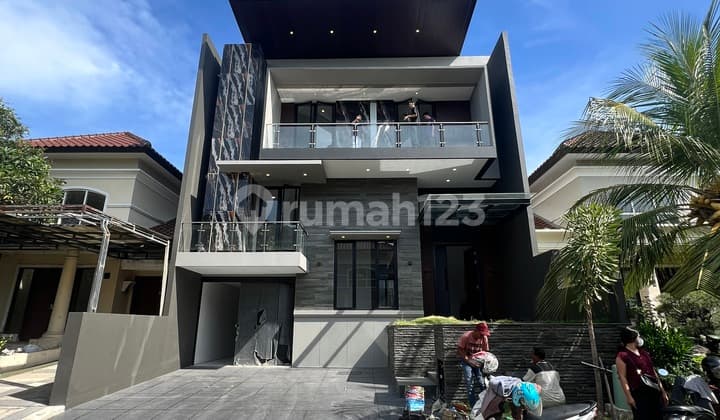 Dijual Rumah Split Level 2,5 Lantai Citraland Surabaya