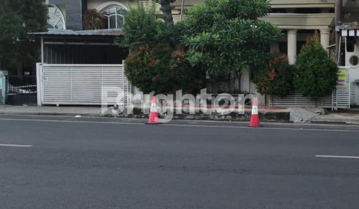 Rumah Pinggir Jalan Protokol Depan Rumah Dinas Gubernur Lampung