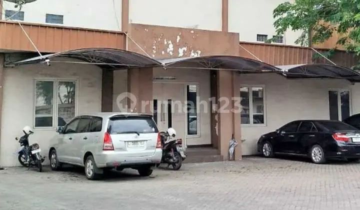 Gudang Siap Pakai Pergudangan Surimulia Row Jalan Kembar