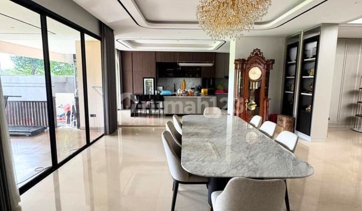 Bukit Darmo Golf 3-Story House with Mini Basketball Court