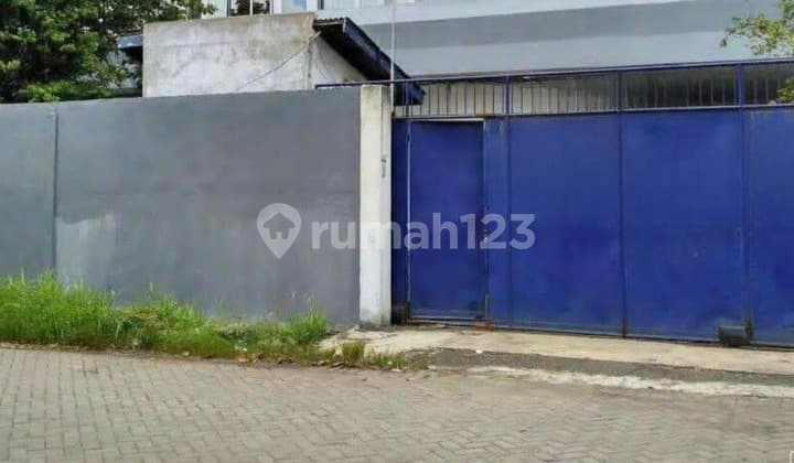 Jual/ Sewa GUDANG SIAP PAKAI WARU - SIDOARJO Halaman parkir luas