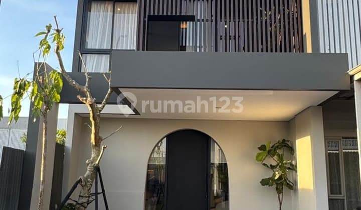 Dijual Rumah New Gress Cantik Modern Dian Istana Cluster Oasia