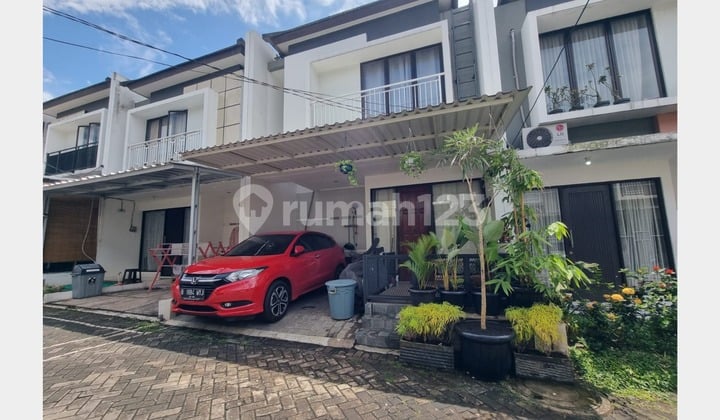 Rumah Dekat Bintaro di Cluster The Oasis Bintaro Ada Halaman Belakang Luas