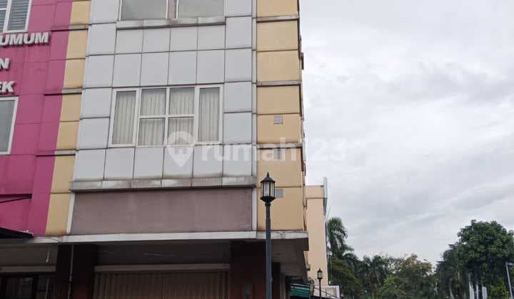 Ruko Hoek 3 Lantai di Golden Boulevard BSD, Tangerang Selatan