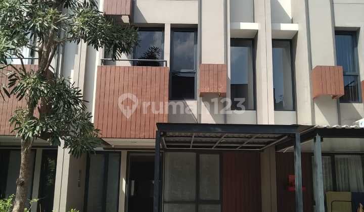 Rumah 3 BR Posisi Jalan Utama di Tabebuya Invensihaus BSD, Tangerang Selatan