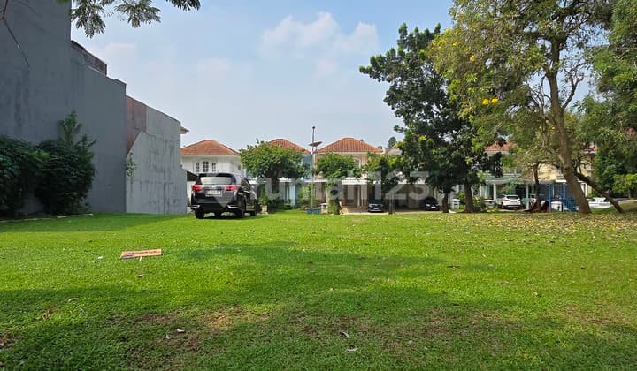Kavling Hoek Badan Dekat Fasilitas Umum di Versailles BSD, Tangerang Selatan
