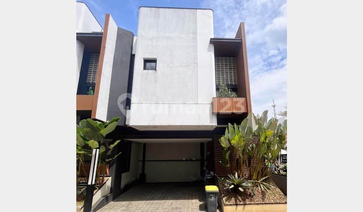 Dijual Rumah Nyaman 2 Lantai di Favoury House (Dekat Taman Tekno Bsd)