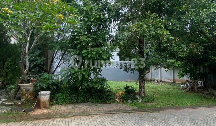 Kavling Hook Taman di Foresta Collinare BSD, Tangerang Selatan