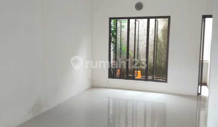 Rumah Minimalis Semi Furnished di Kencana Loka BSD, Tangerang Selatan