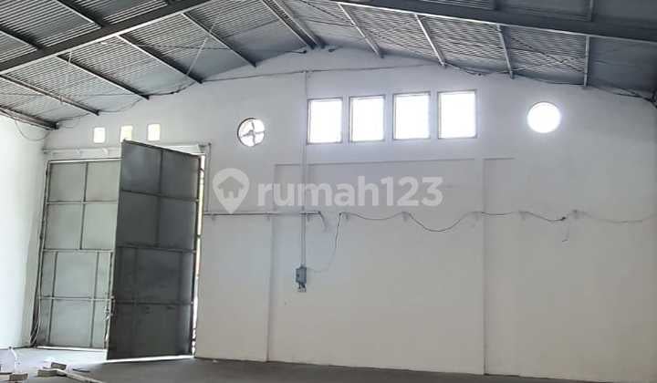 Gudang Akses Jalan untuk Container 40 Ft di Bandara Mas, Tangerang