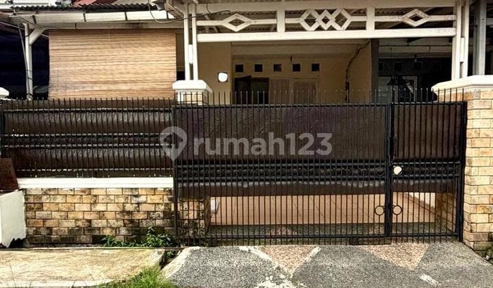 Comfortable Ready-to-Occupy House in Sector 6 Gading Serpong Tangerang
