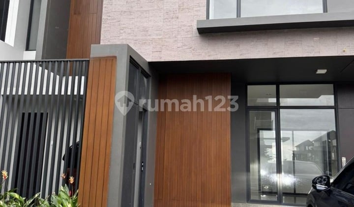 For Rent New House in Hook 3 Floors Attic Type at Summarecon Crown Gading