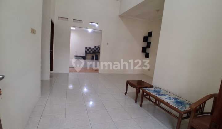 Disewakan Rumah di Cluster Aralia Harapan Indah Bekasi