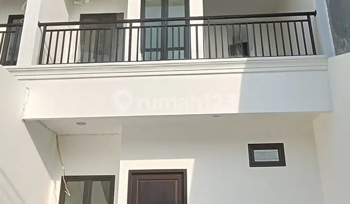 Rumah 2 Lantai Cantik Siap Huni Kosambi Baru Strartegis