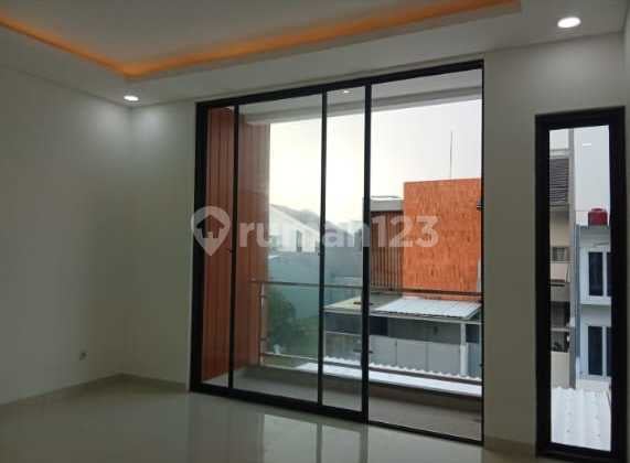 Rumah Cantik Siap Huni Met Land Puri Strategis