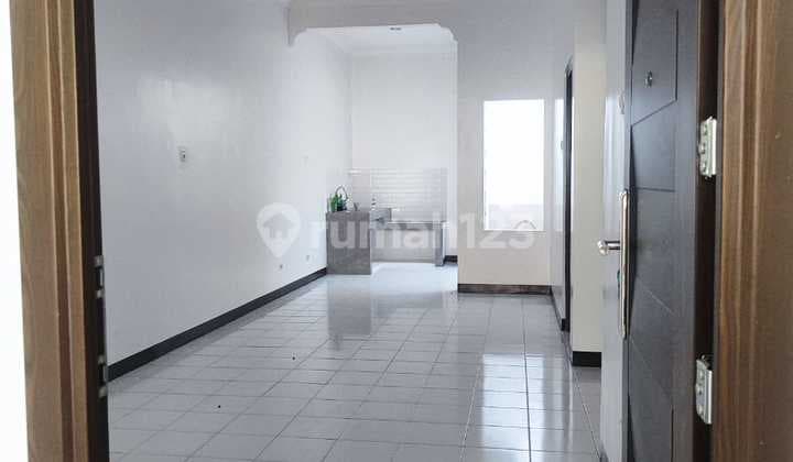 Beautiful House Ready to Live In, Charming Kresek, Affordable Price