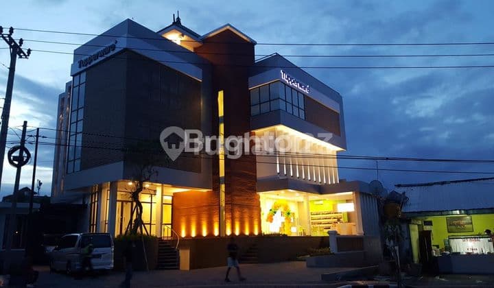 GEDUNG MULTIFUNGSI 4 LANTAI DI PUSAT KOTA DENPASAR