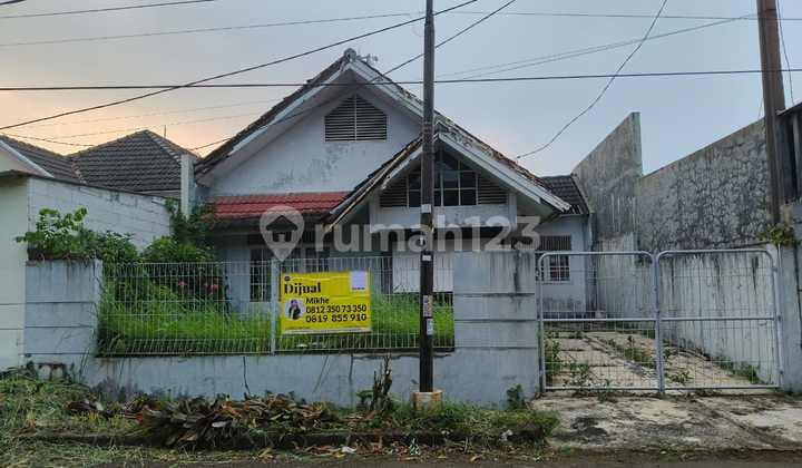 Dijual Rumah murah hitung tanah hadap taman