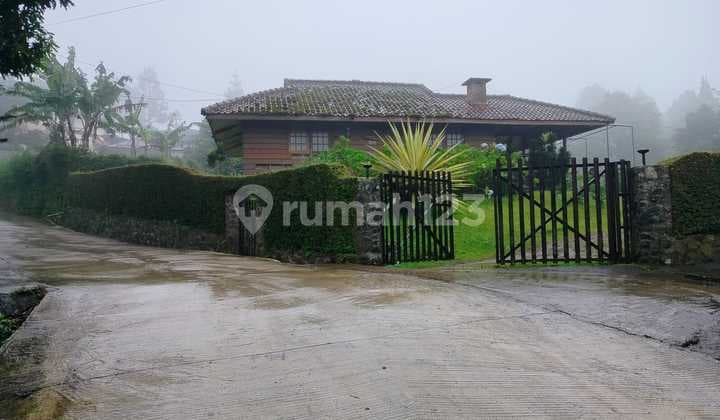 Villa for Sale in Tugu Selatan, Cisarua, Bogor