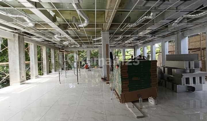 Gedung brand New strategis, siap pakai di kebayoran baru Jkarta Selatan harga Nego