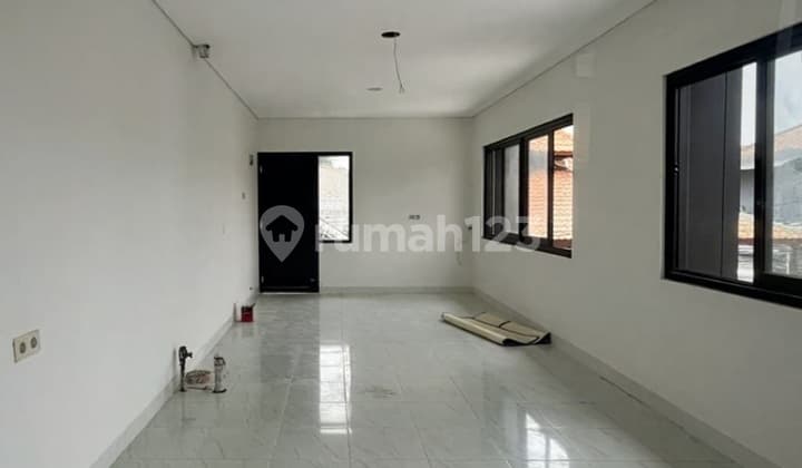 Strategic Boarding House Near Toll Gate, Keep the Income Going on Jl Ampera, South Jakarta, Price Negotiable