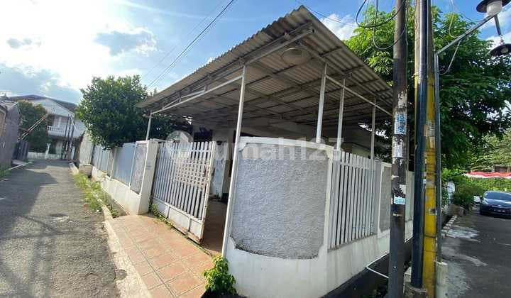 Dijual Rumah Hoek di Komp. Kembang Larangan,Larangan Selatan Tangerang