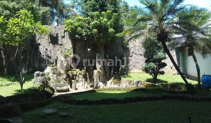 Rumah/Private Estate Luas Klasik 90-An Luas di Cipaku Setiabudi