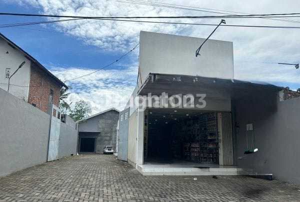 Gudang Strategis Bangunan Baru Area Palaan