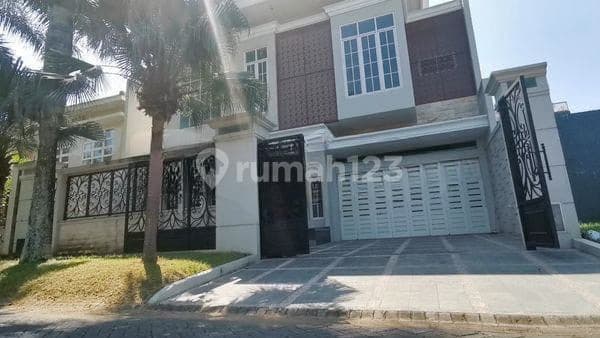 Rumah Mewah 2 Lantai di Telaga Golf Araya Siap Huni