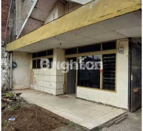 Rumah Klasik Super Luas Tengah Kota 4 K Tidur, 2 K Mandi