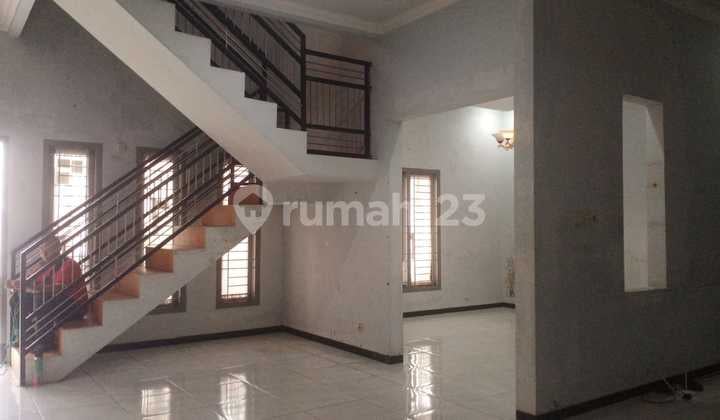 Rumah 2 Lantai, 6 Kt, Strategis di Lowokwaru