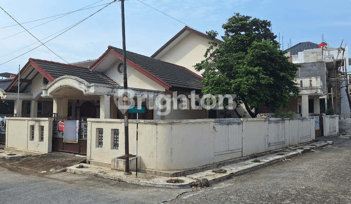 Rumah 2 Lantai di Jatiwaringin Asri, Dekat Tol Pondok Gede