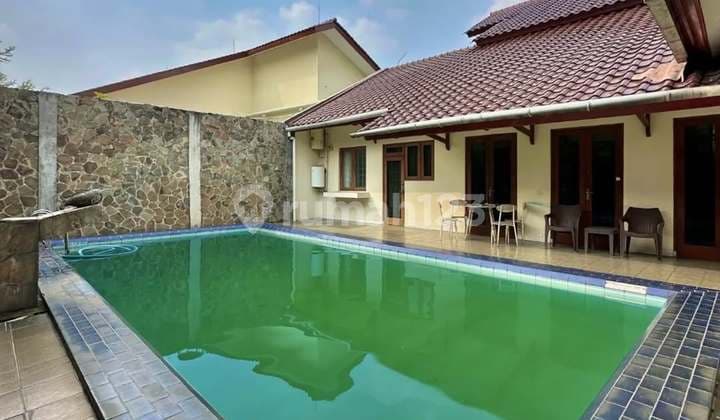 House for quick sale near Senopati Kemang inside complex