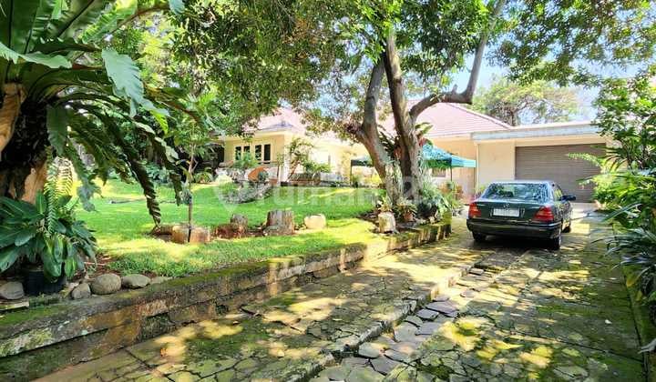 House for quick sale near Pondok Indah area, Cipete, close to MRT.