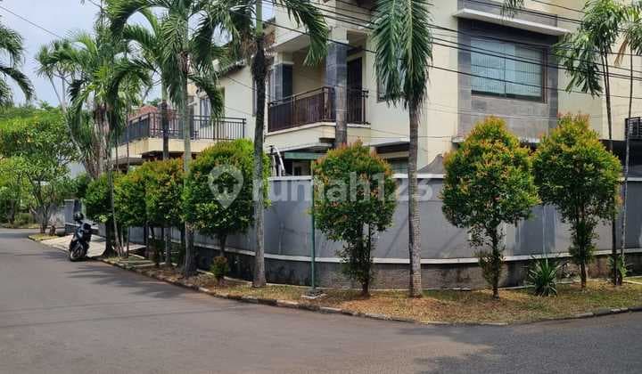 Rumah Dijual Cepat Dalam Komplek Dekat Pondok Indah