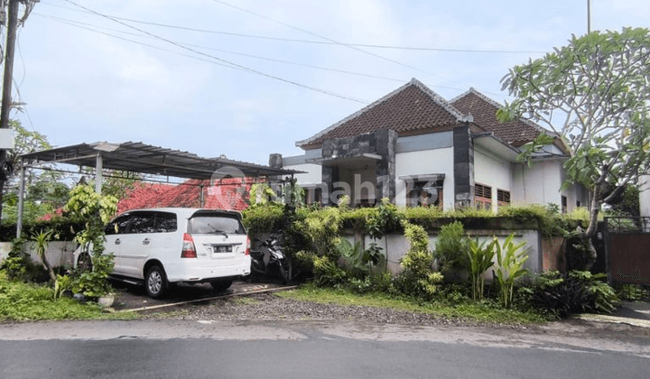 Rumah Pinggir Jalan Utama Goa Gong Ungasan Jimbaran Badung, Bali