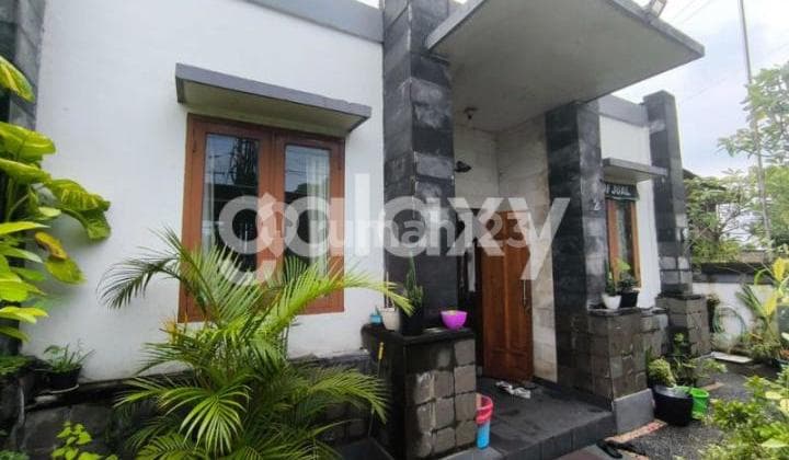 Rumah Pinggir Jalan Utama Goa Gong Ungasan Jimbaran Badung, Bali