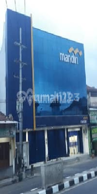 Ruko Ex-Bank 3 Lantai di Soekarno Hatta, Malang