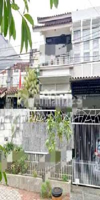 Luxury 2-Story House Dieng Malang Land Area 300 Build Area 450 6 Bedrooms Freehold Title Price 3.5 Billion