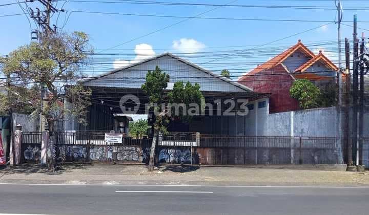 Tanah Luas + Bangunan 2 Lantai - Potensi Investasi Besar