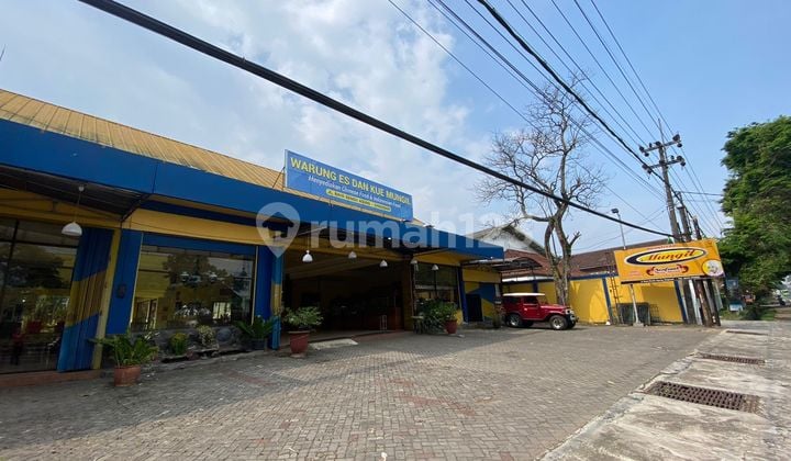 Bangunan Komersial LT 3.500M² LB 600M² Pinggir Jalan Raya - Parkir Luas Cocok Resto & Usaha Besar