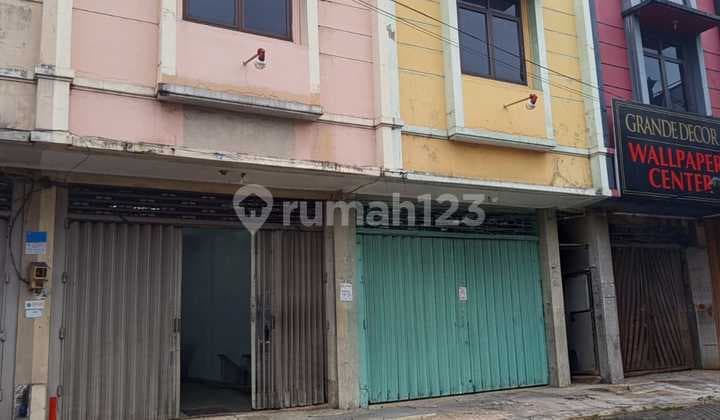 Ruko Strategis Jalan Raya Alun-Alun Malang - 2,5 Lantai SHM